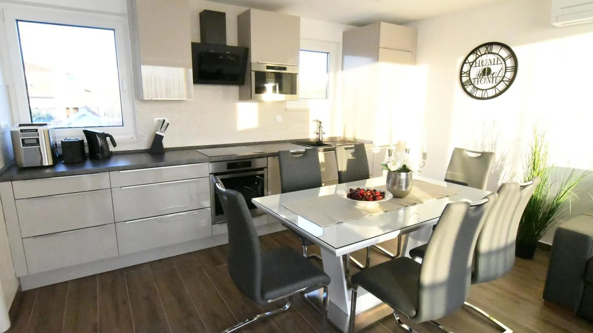 Holiday Luxury Resort Sundance Trogir 0*,  Horvátország